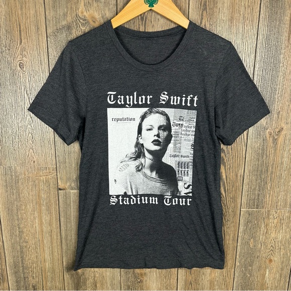 Taylor Swift Tops - Taylor Swift Reputation Stadium Tour T-Shirt Womens Size Small Gray